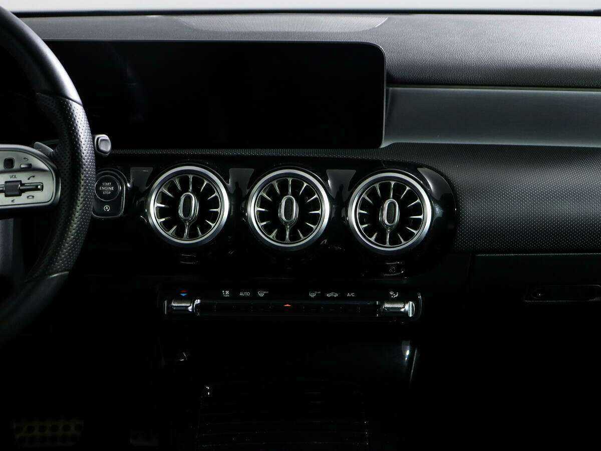 Б/У Мерседес-Бенц А-Класс 2019 года. Фото: #12