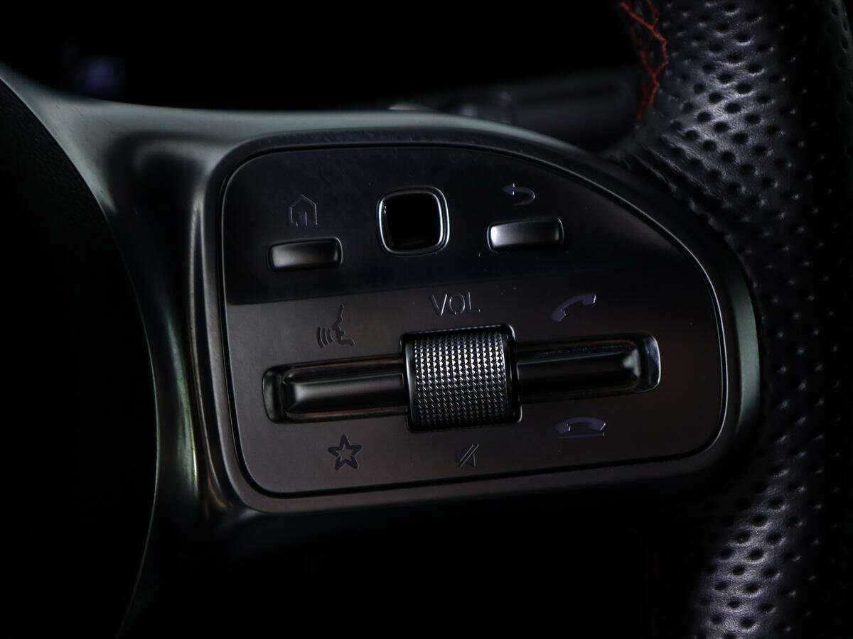 Б/У Мерседес-Бенц А-Класс 2019 года. Фото: #18