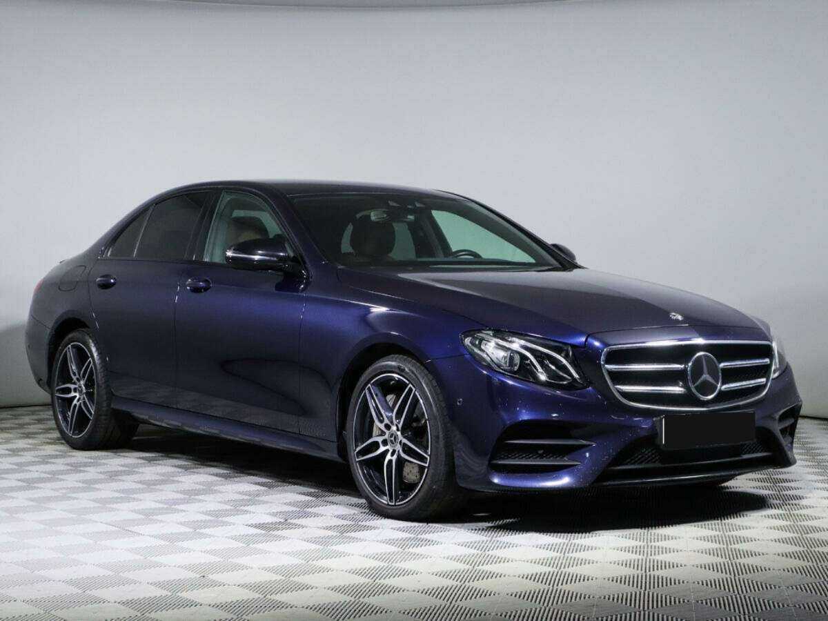 Б/У Мерседес-Бенц Е-Класс 2019 года. Фото: #2