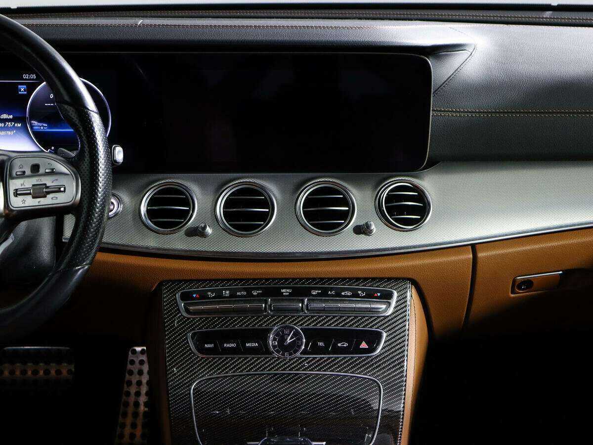 Б/У Мерседес-Бенц Е-Класс 2019 года. Фото: #12