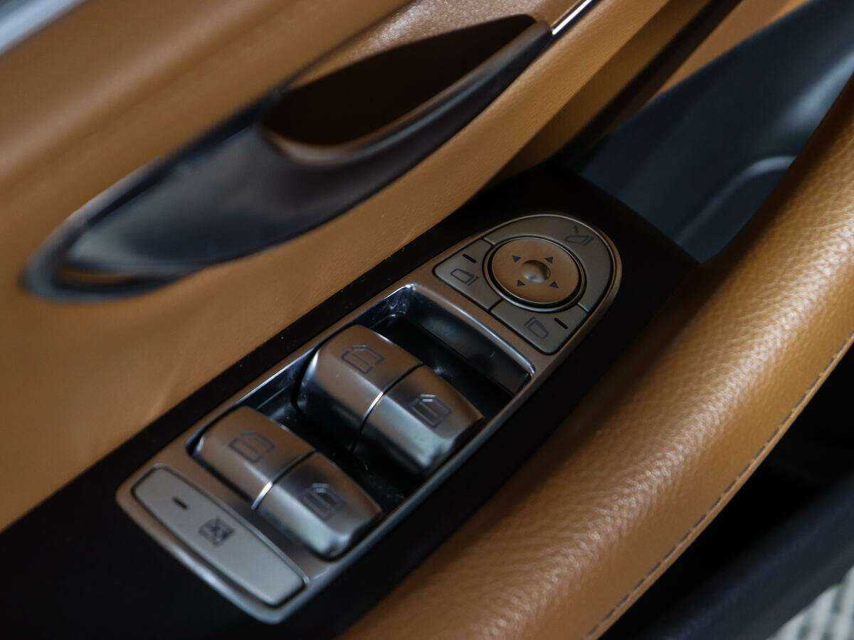 Б/У Мерседес-Бенц Е-Класс 2019 года. Фото: #17