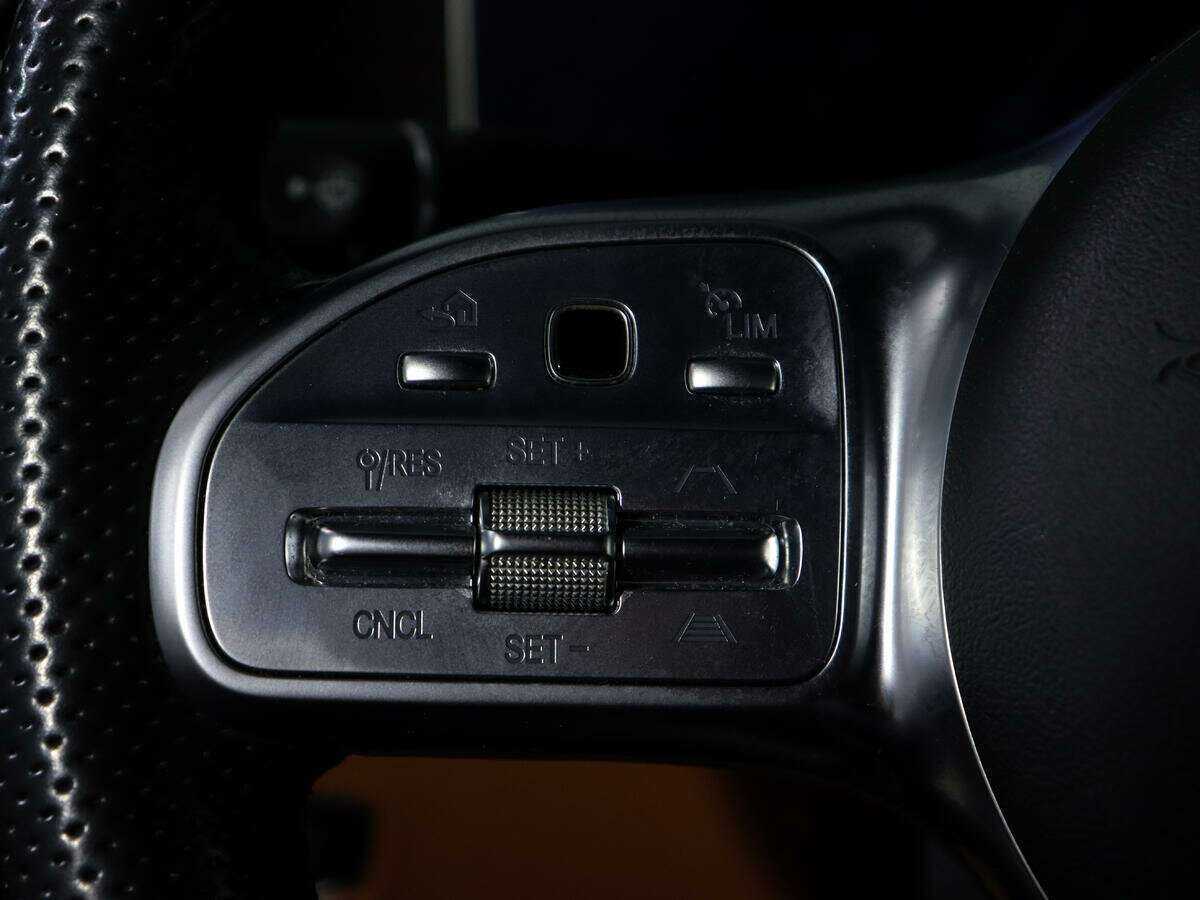 Б/У Мерседес-Бенц Е-Класс 2019 года. Фото: #21