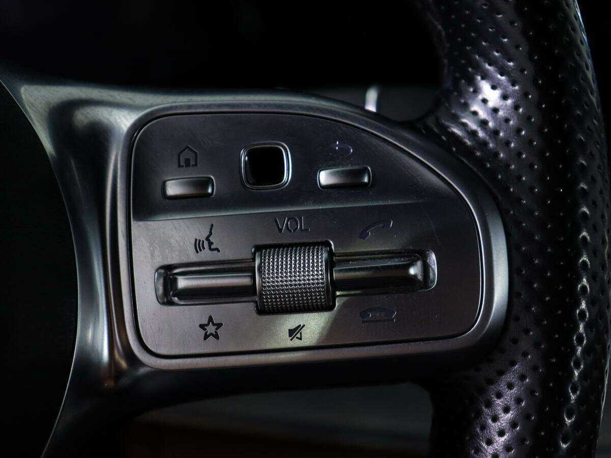 Б/У Мерседес-Бенц Е-Класс 2019 года. Фото: #22