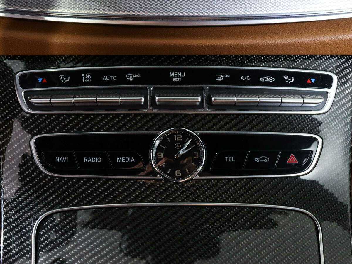 Б/У Мерседес-Бенц Е-Класс 2019 года. Фото: #23