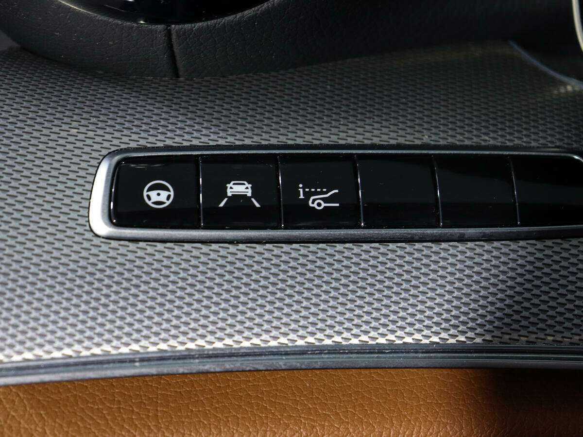 Б/У Мерседес-Бенц Е-Класс 2019 года. Фото: #24