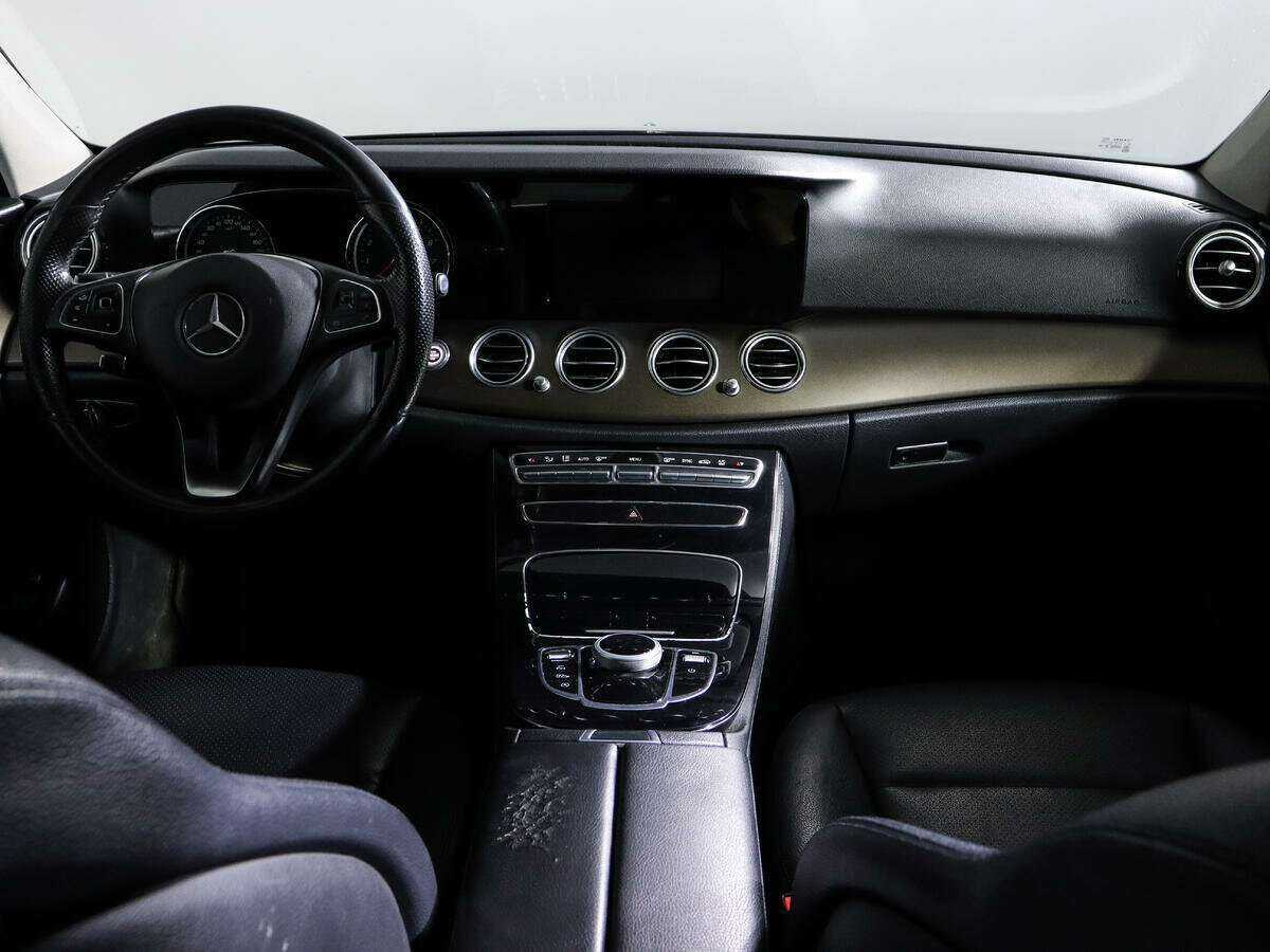 Б/У Мерседес-Бенц Е-Класс 2016 года. Фото: #10