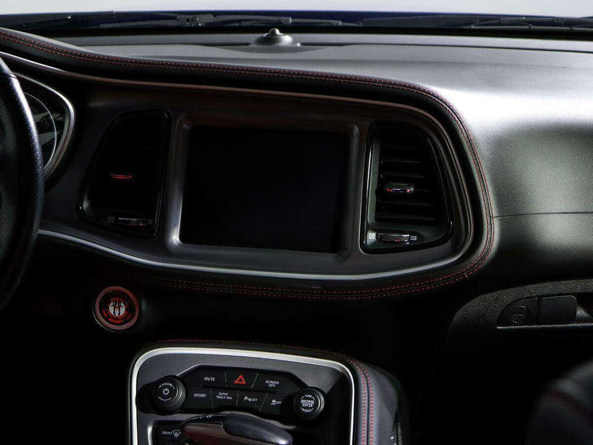 Б/У Додж Челленджер 2020 года. Фото: #10