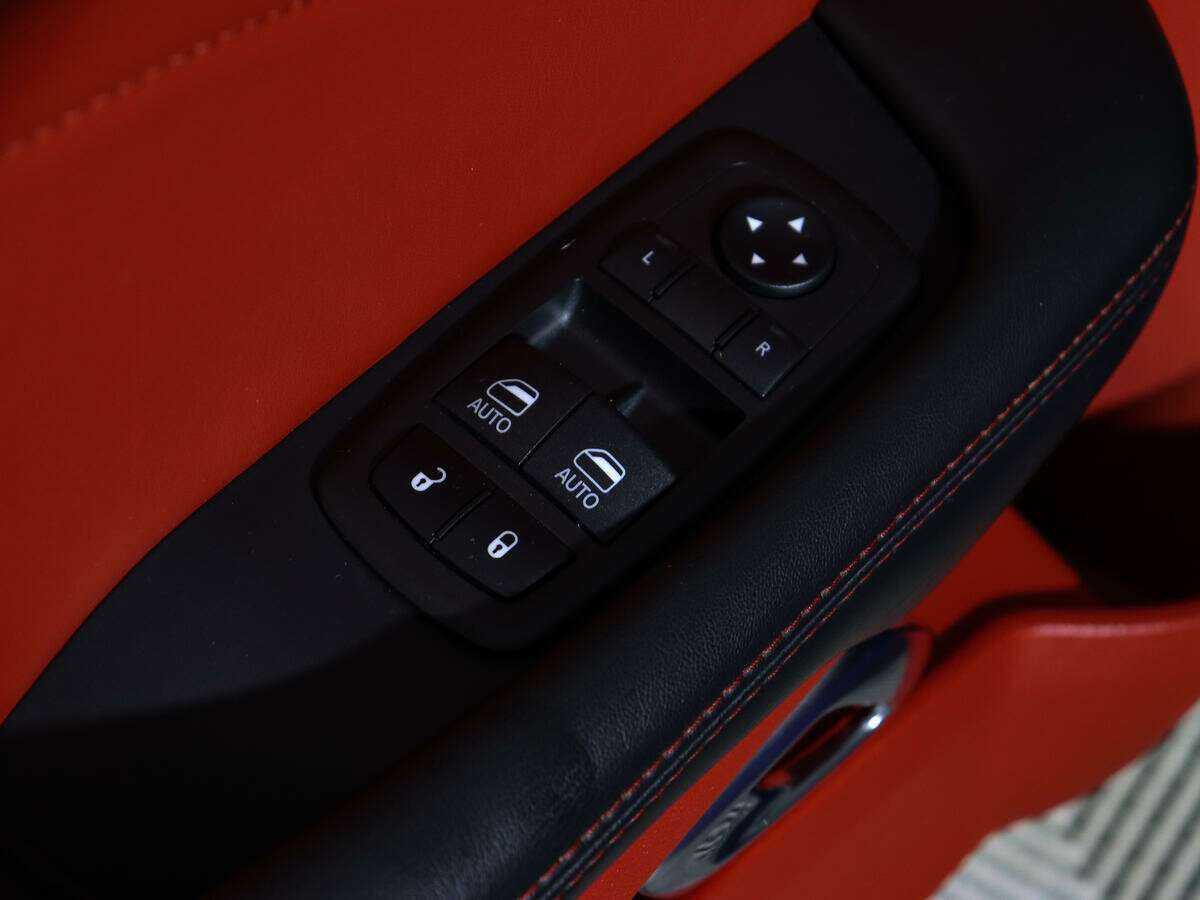 Б/У Додж Челленджер 2020 года. Фото: #14