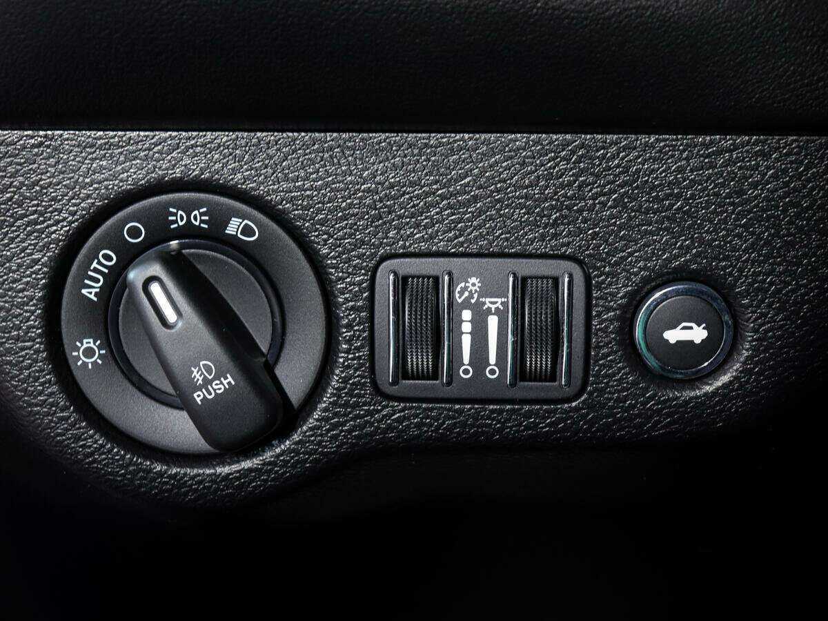 Б/У Додж Челленджер 2020 года. Фото: #16