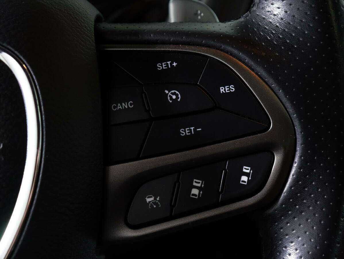 Б/У Додж Челленджер 2020 года. Фото: #17