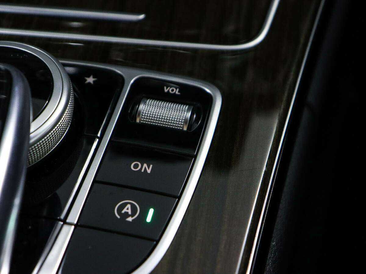 Б/У Мерседес-Бенц Ц-Класс 2014 года. Фото: #17