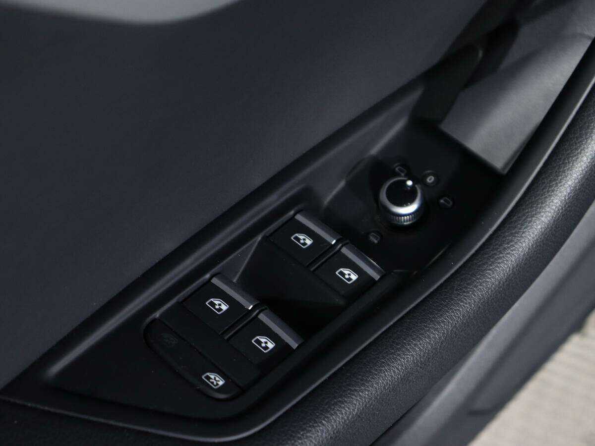 Б/У Ауди А4 2021 года. Фото: #12