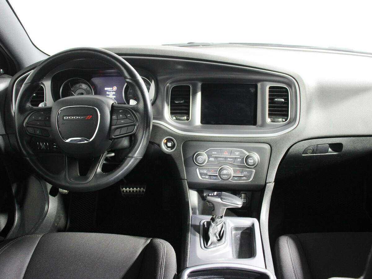 Б/У Додж Чарджер 2020 года. Фото: #7