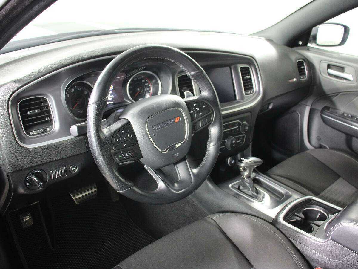 Б/У Додж Чарджер 2020 года. Фото: #9