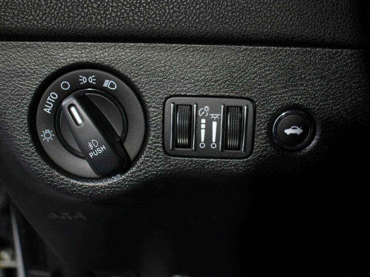 Б/У Додж Чарджер 2020 года. Фото: #16