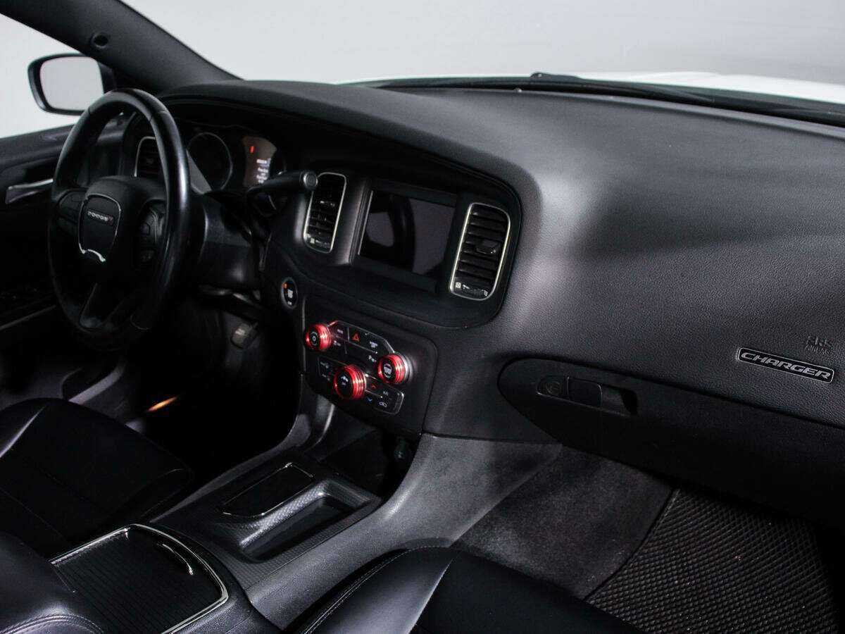 Б/У Додж Чарджер 2019 года. Фото: #7