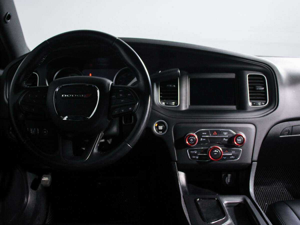 Б/У Додж Чарджер 2019 года. Фото: #10