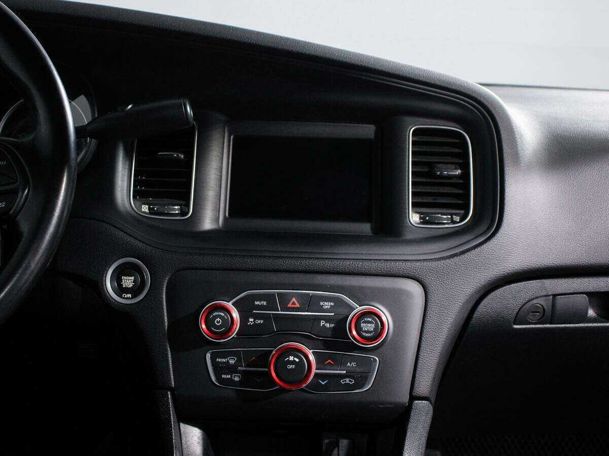 Б/У Додж Чарджер 2019 года. Фото: #11