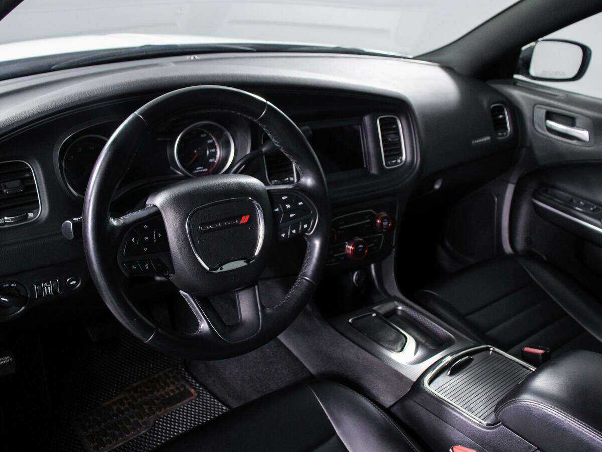 Б/У Додж Чарджер 2019 года. Фото: #12