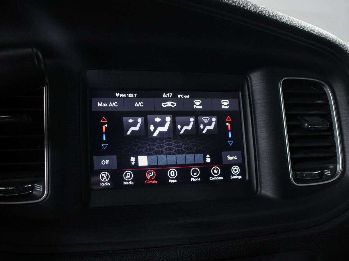 Б/У Додж Чарджер 2019 года. Фото: #14