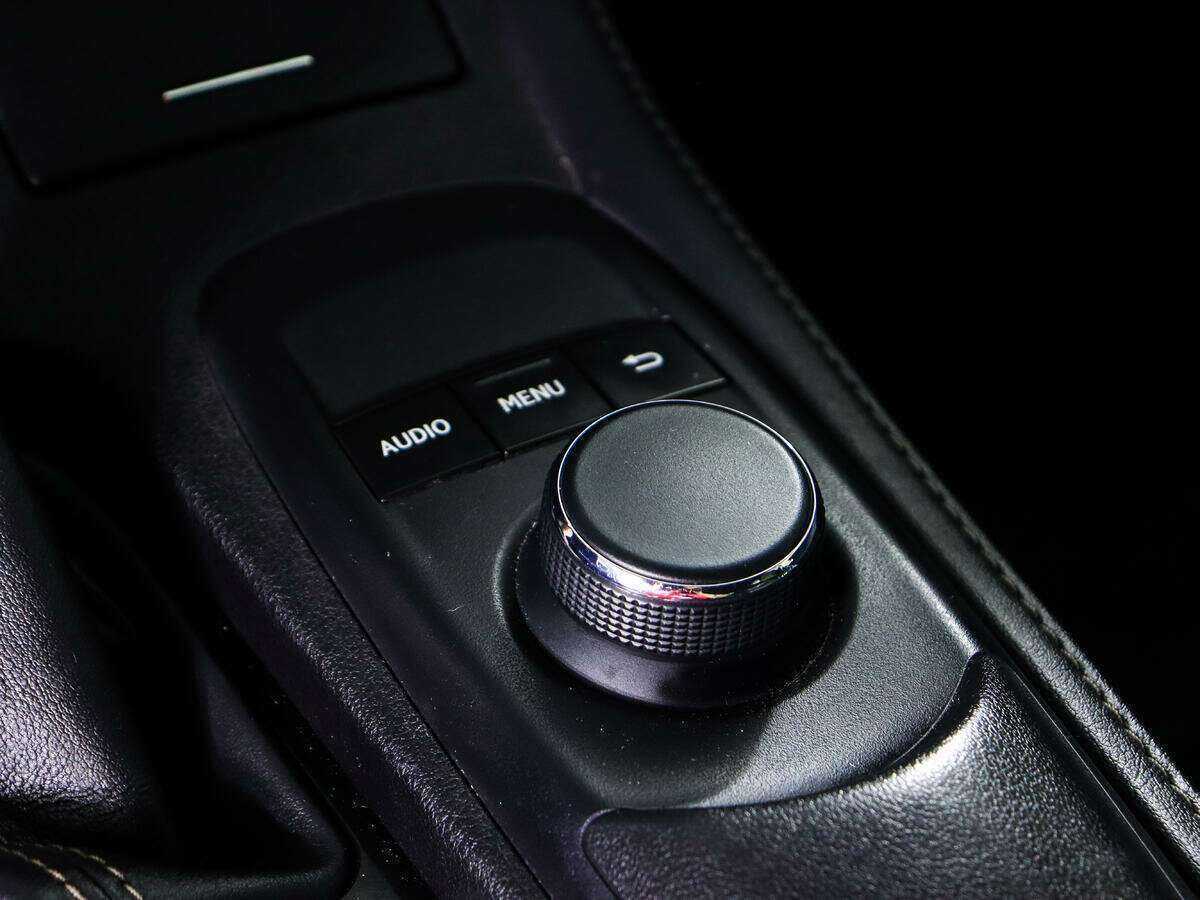 Б/У Лексус ЕС 2016 года. Фото: #14