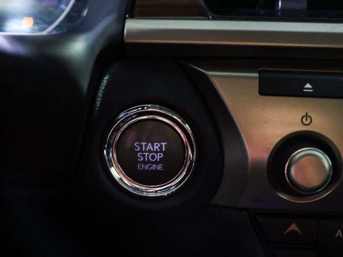 Б/У Лексус ЕС 2016 года. Фото: #18