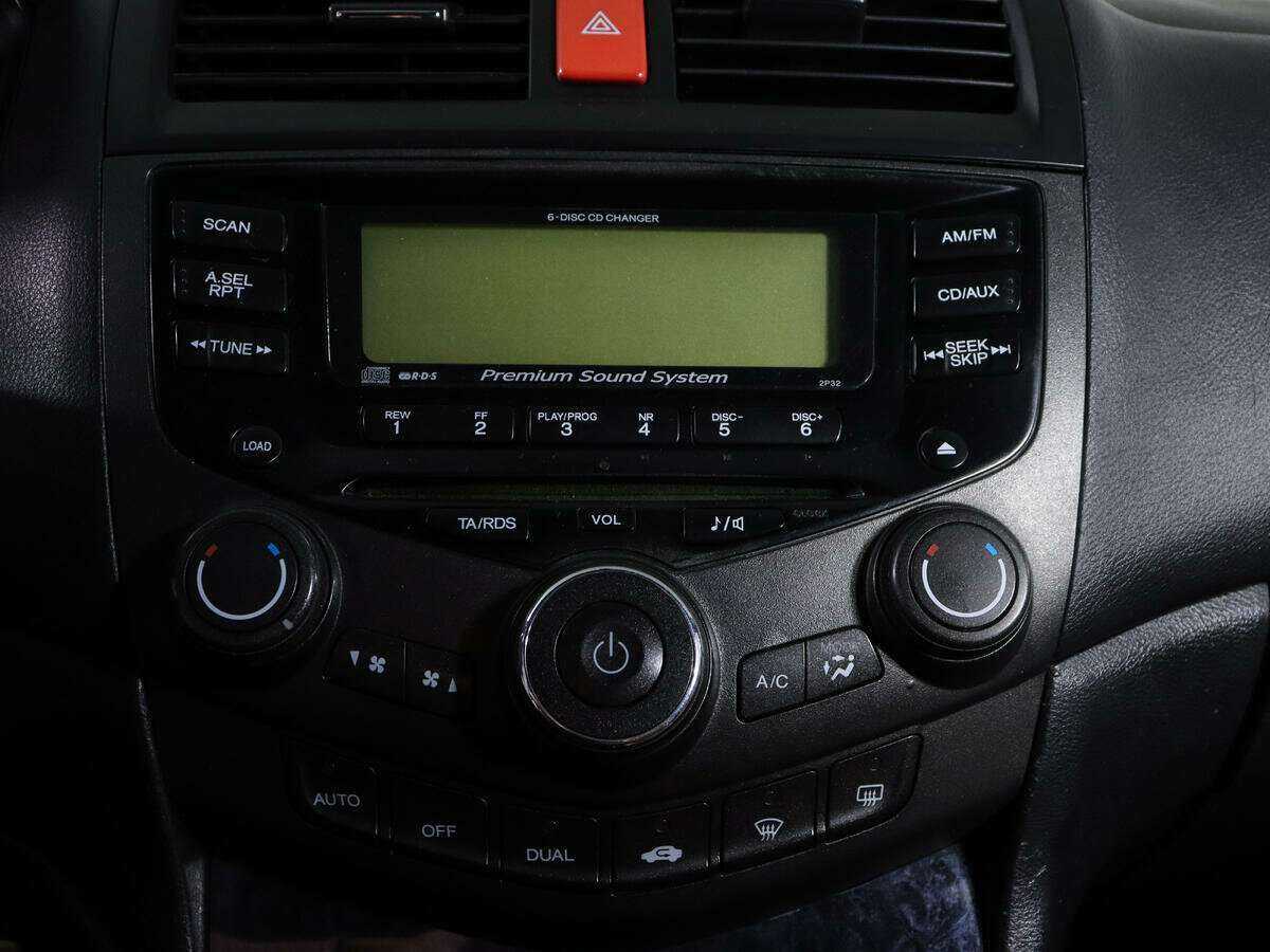 Б/У Хонда Аккорд 2004 года. Фото: #16