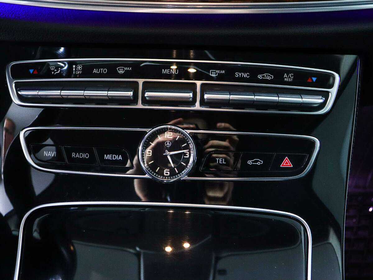 Б/У Мерседес-Бенц Е-Класс 2016 года. Фото: #17