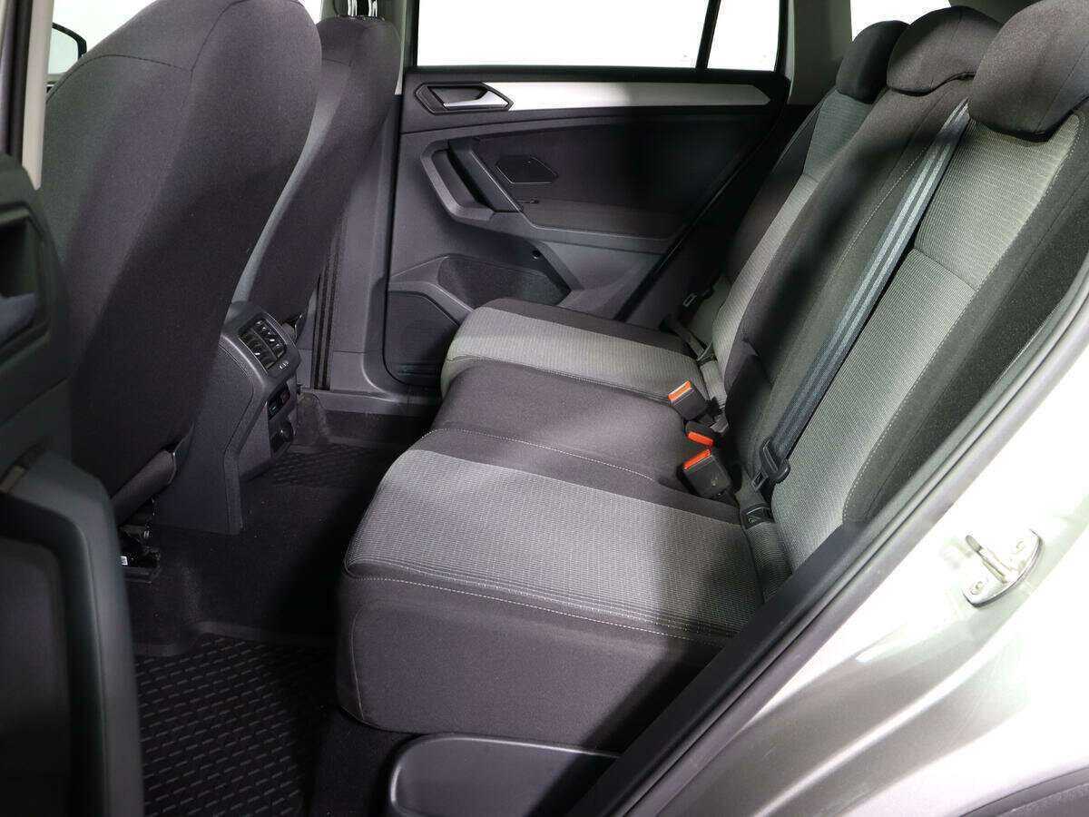 Б/У Фольксваген Тигуан 2021 года. Фото: #8