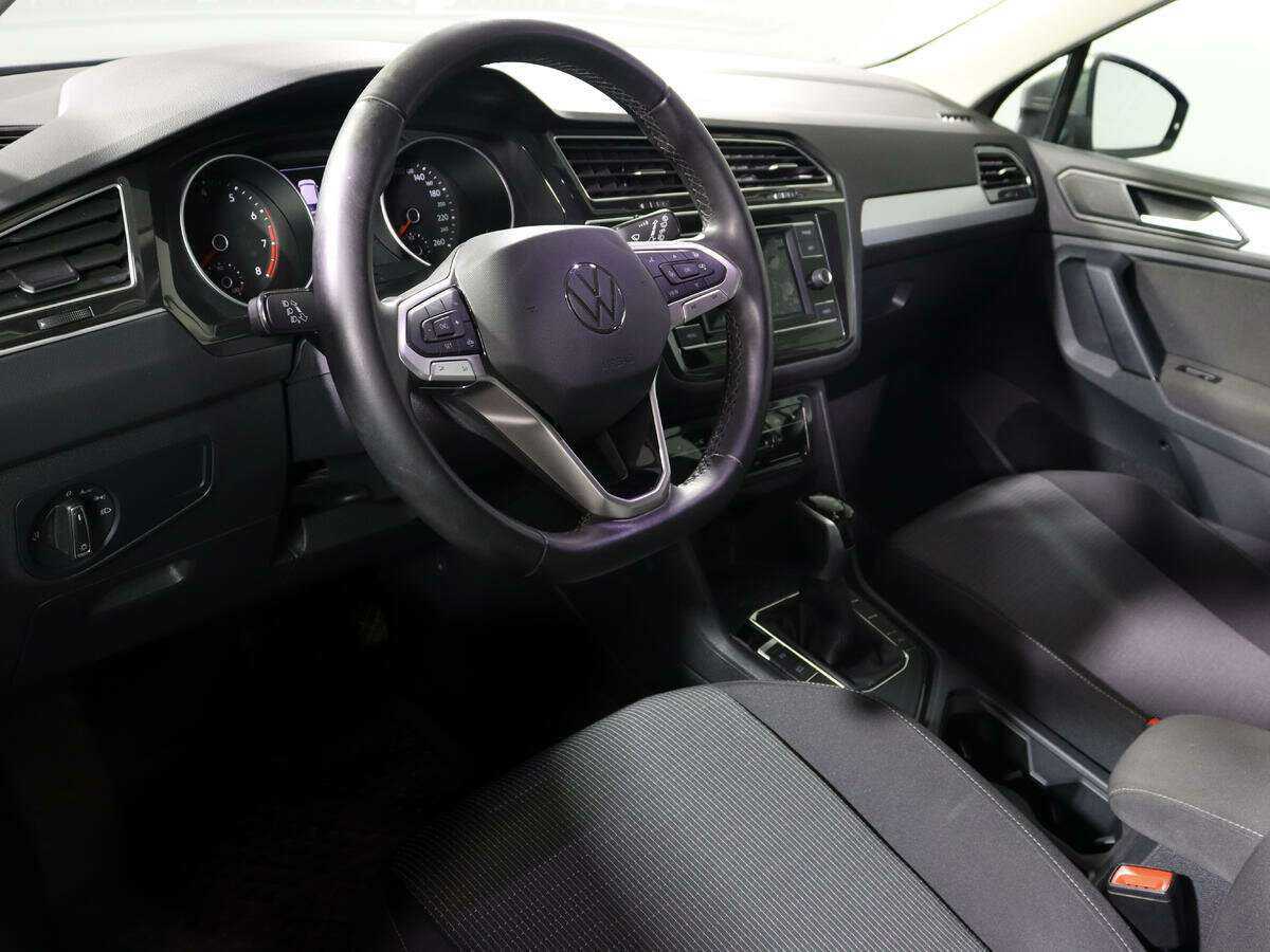 Б/У Фольксваген Тигуан 2021 года. Фото: #12