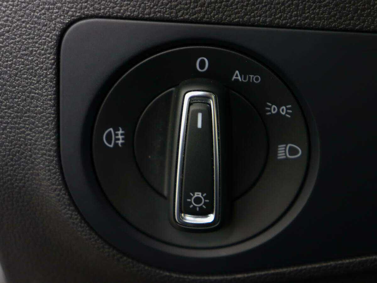 Б/У Фольксваген Тигуан 2021 года. Фото: #16