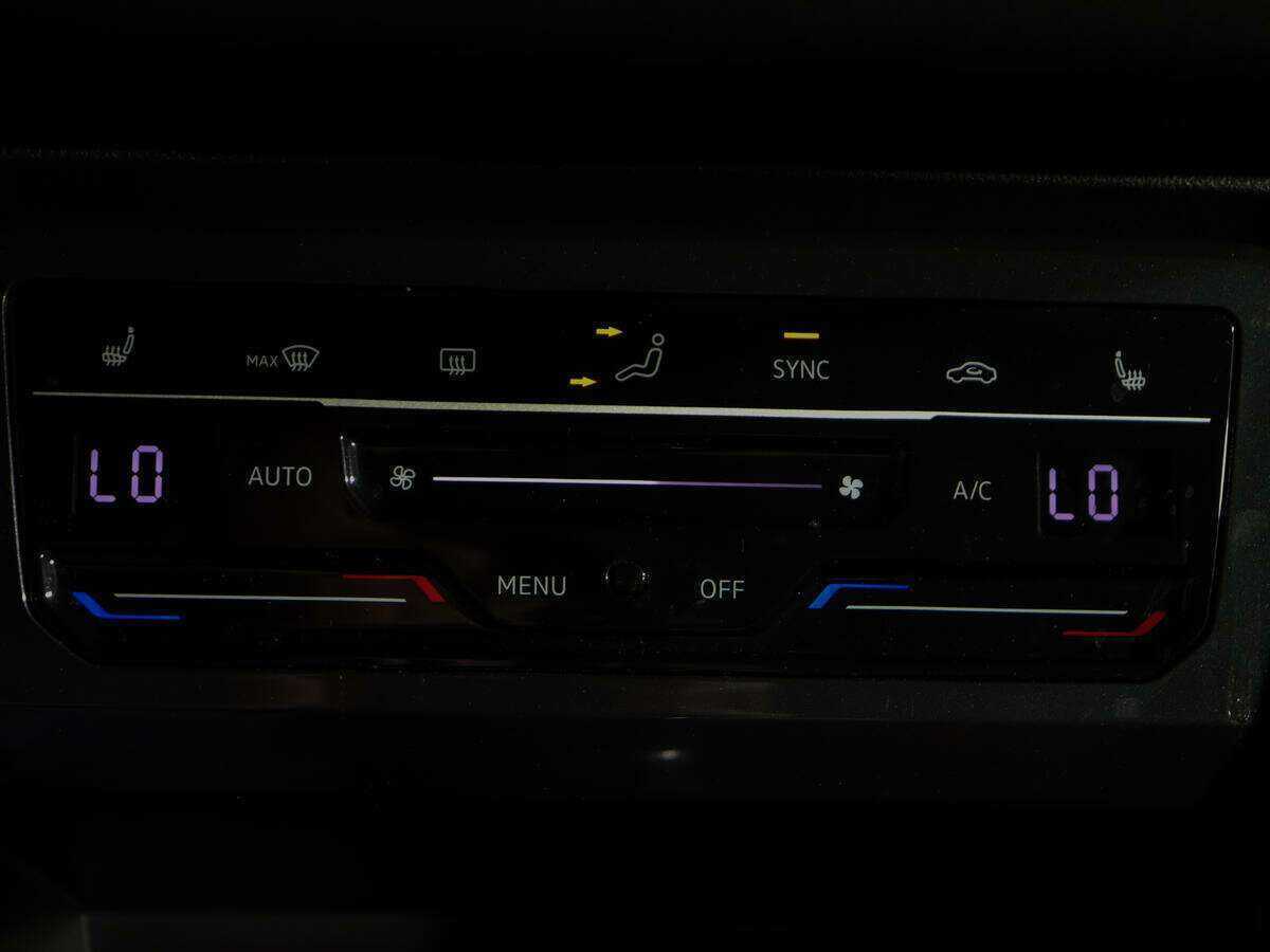 Б/У Фольксваген Тигуан 2021 года. Фото: #17