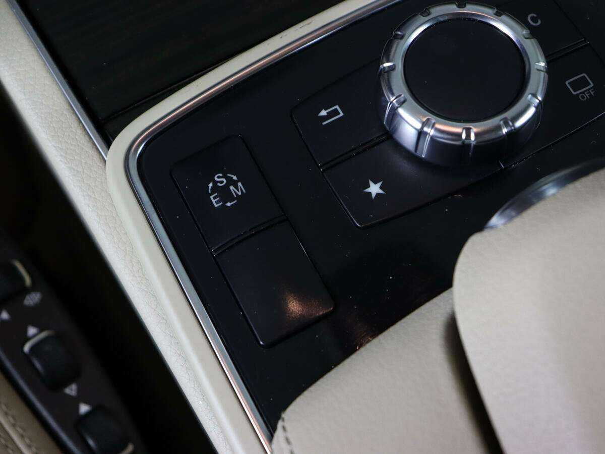 Б/У Мерседес-Бенц Е-Класс 2016 года. Фото: #22