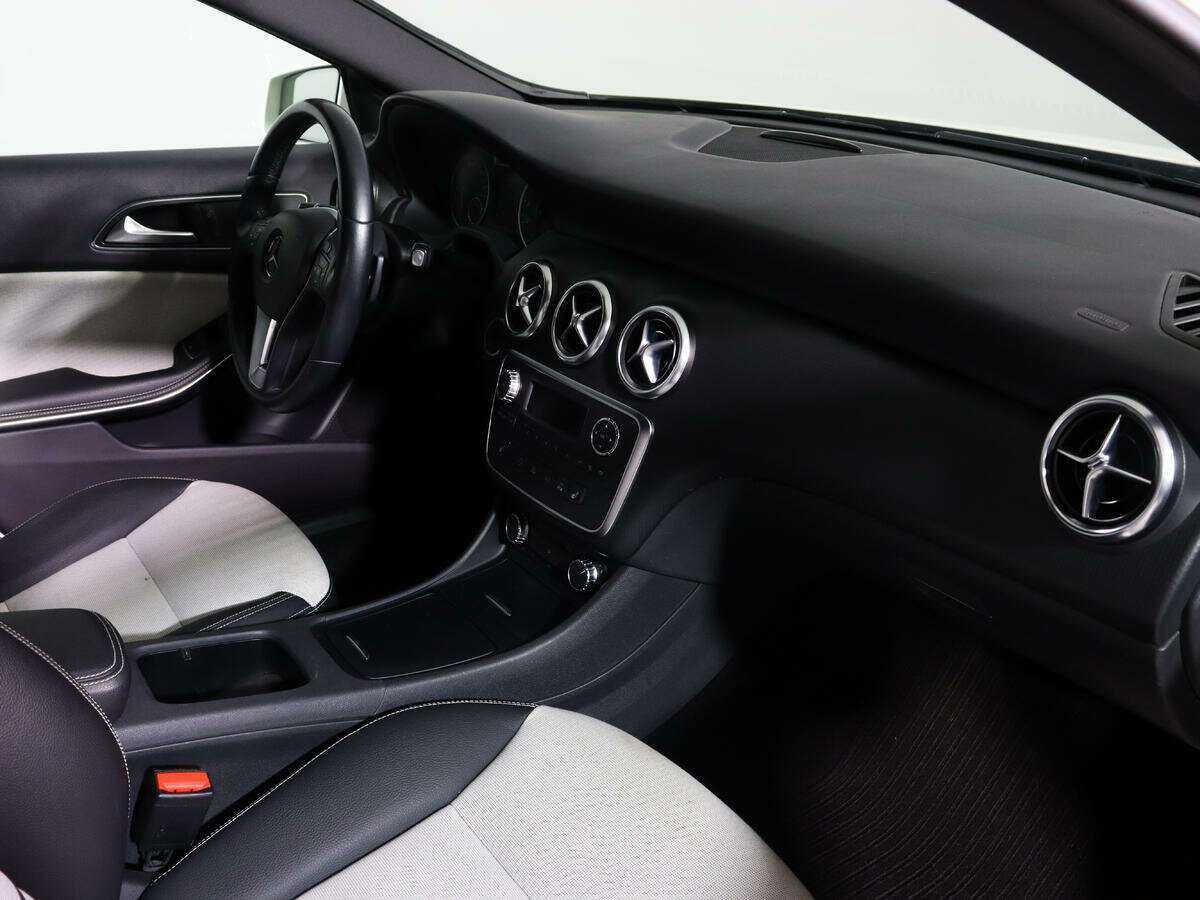 Б/У Мерседес-Бенц А-Класс 2014 года. Фото: #8