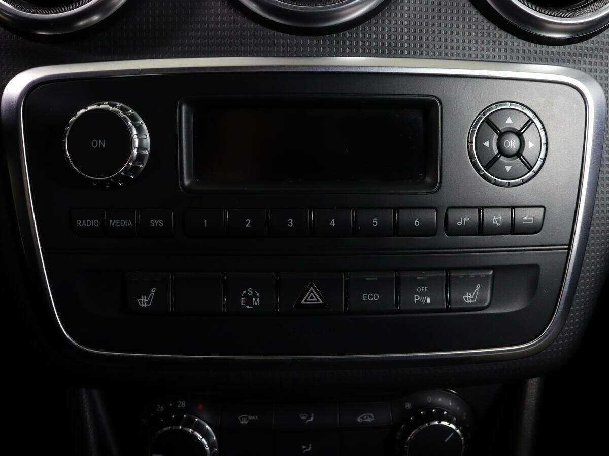 Б/У Мерседес-Бенц А-Класс 2014 года. Фото: #17