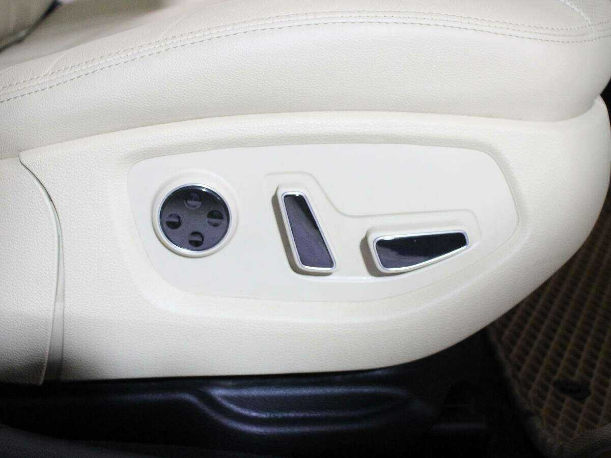 Б/У Хендай Генезис 2015 года. Фото: #12