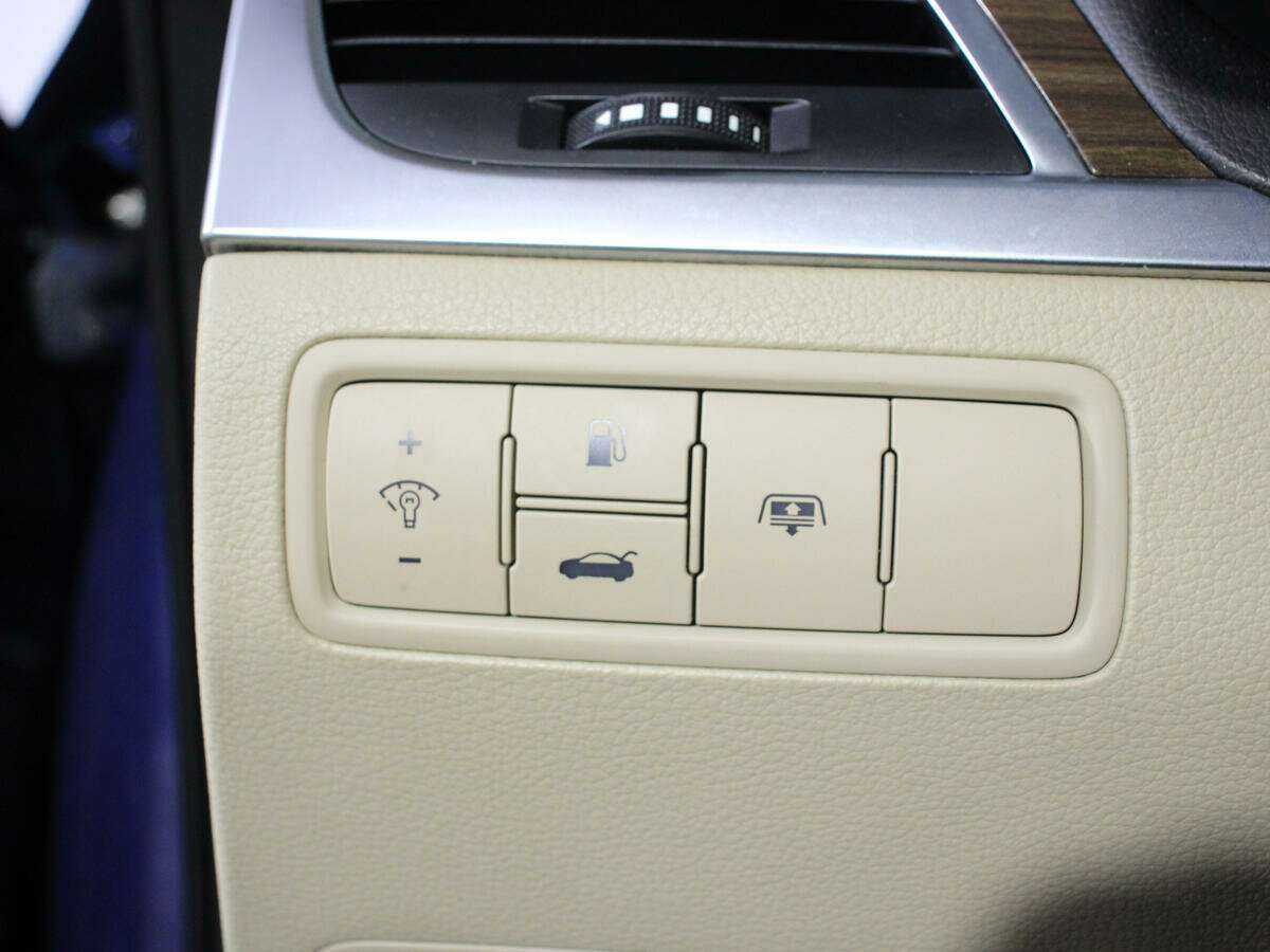 Б/У Хендай Генезис 2015 года. Фото: #15