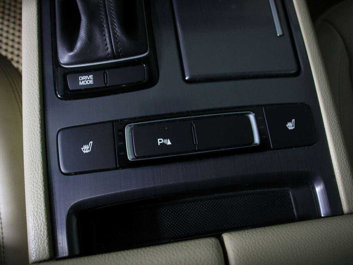 Б/У Хендай Генезис 2015 года. Фото: #18