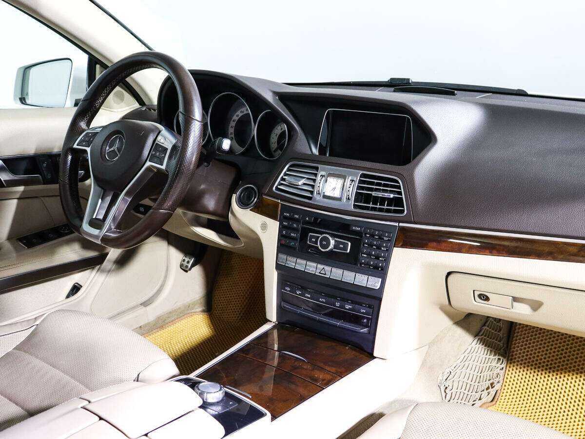 Б/У Мерседес-Бенц Е-Класс 2013 года. Фото: #5