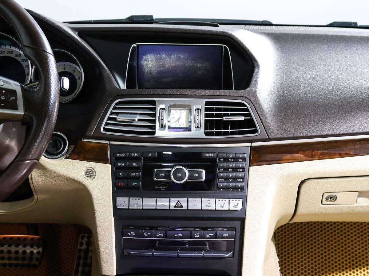 Б/У Мерседес-Бенц Е-Класс 2013 года. Фото: #9