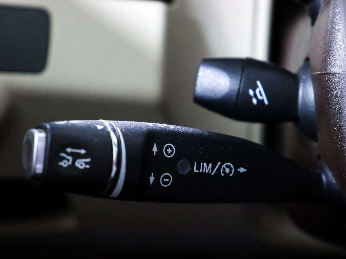 Б/У Мерседес-Бенц Е-Класс 2013 года. Фото: #17