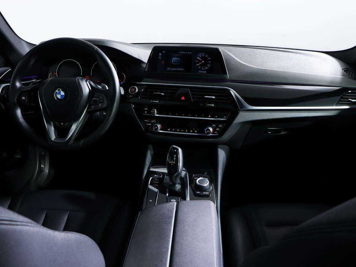 Б/У БМВ 5 серии 2018 года. Фото: #8