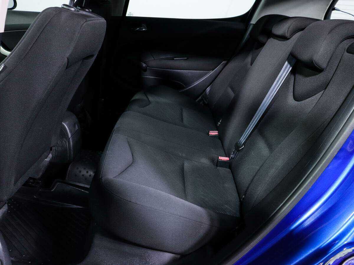 Б/У Пежо 308 2010 года. Фото: #7