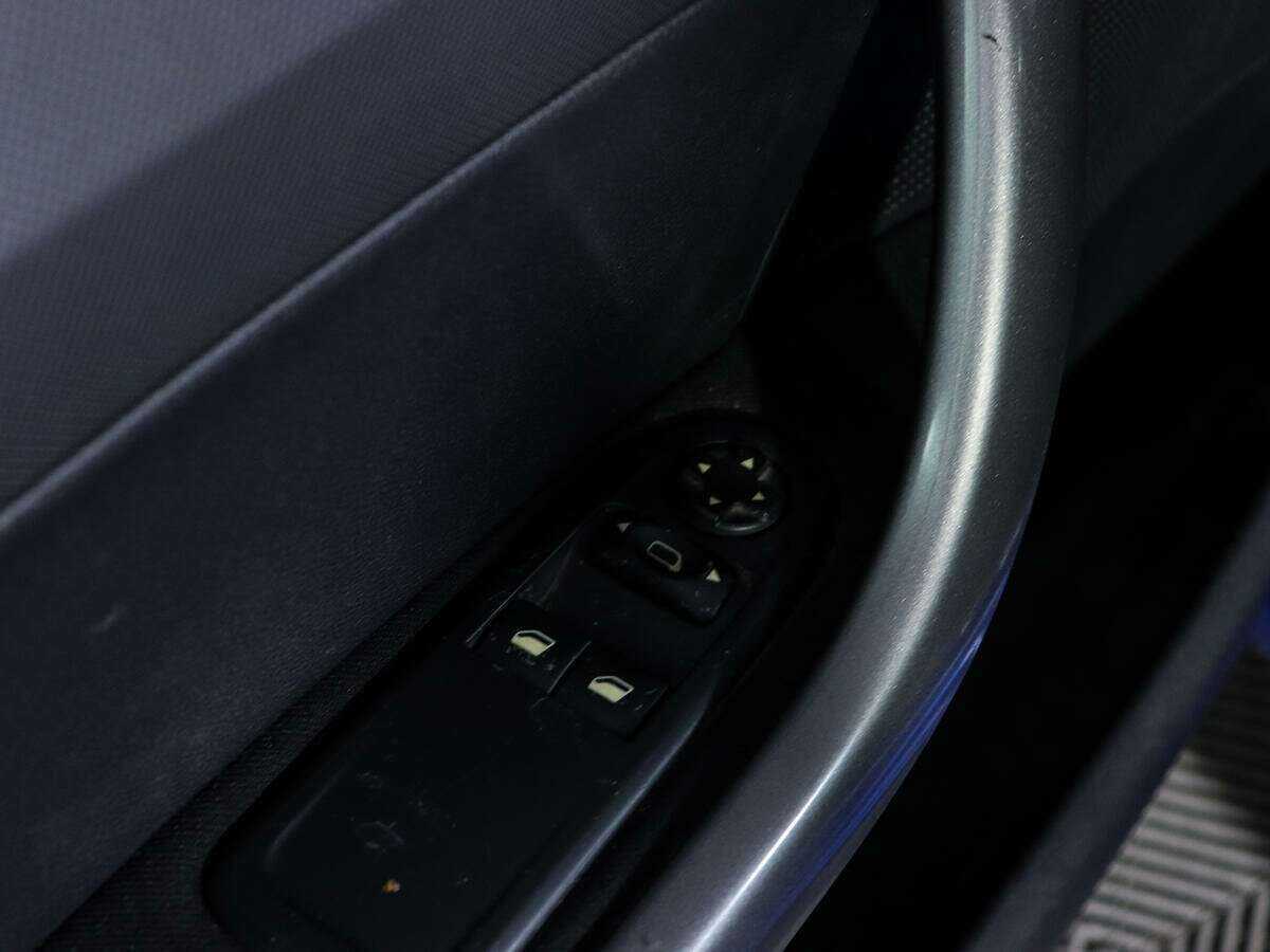 Б/У Пежо 308 2010 года. Фото: #12