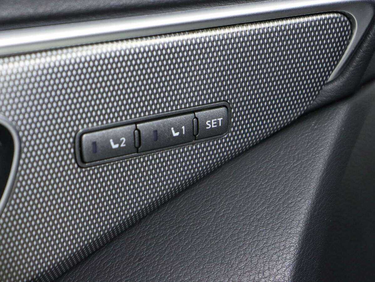 Б/У Инфинити К50 2014 года. Фото: #16