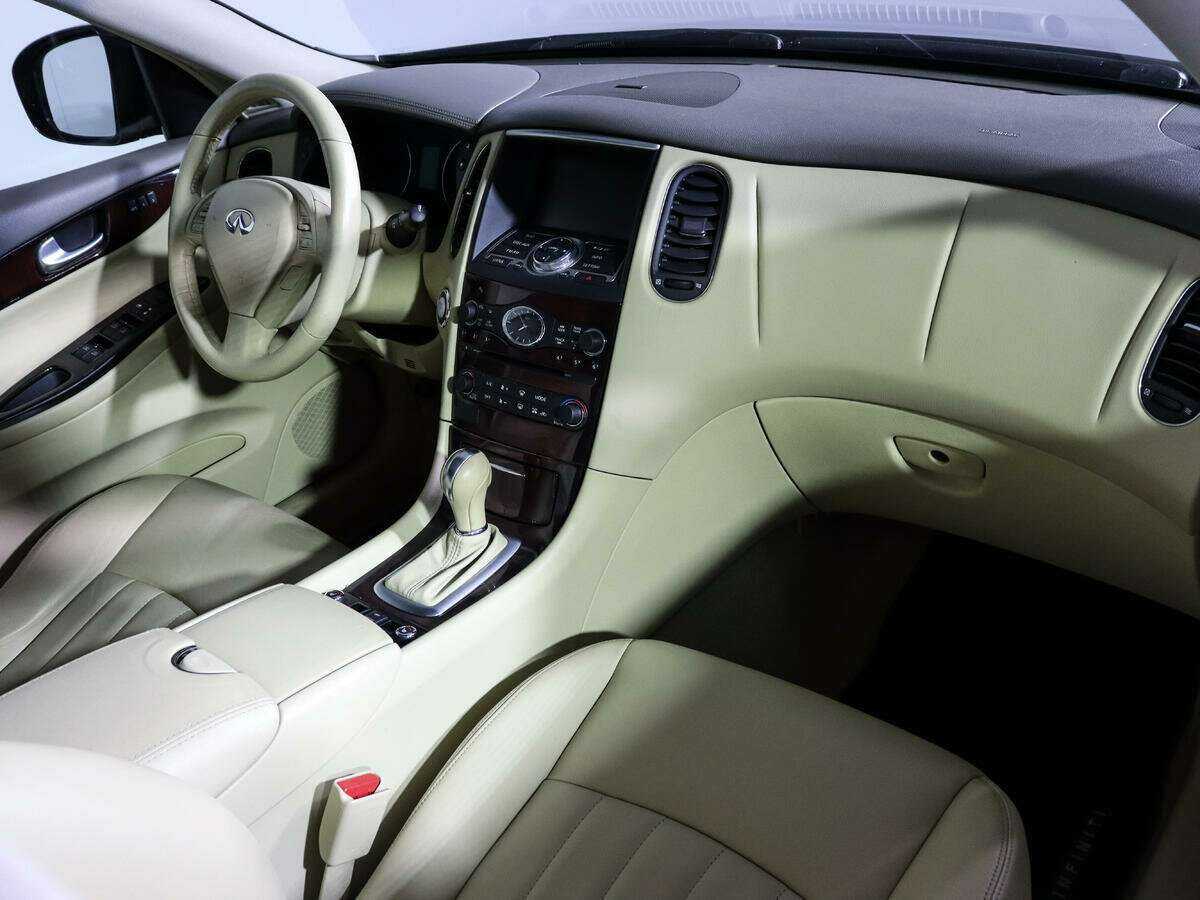 Б/У Инфинити ЕИкс 2011 года. Фото: #5