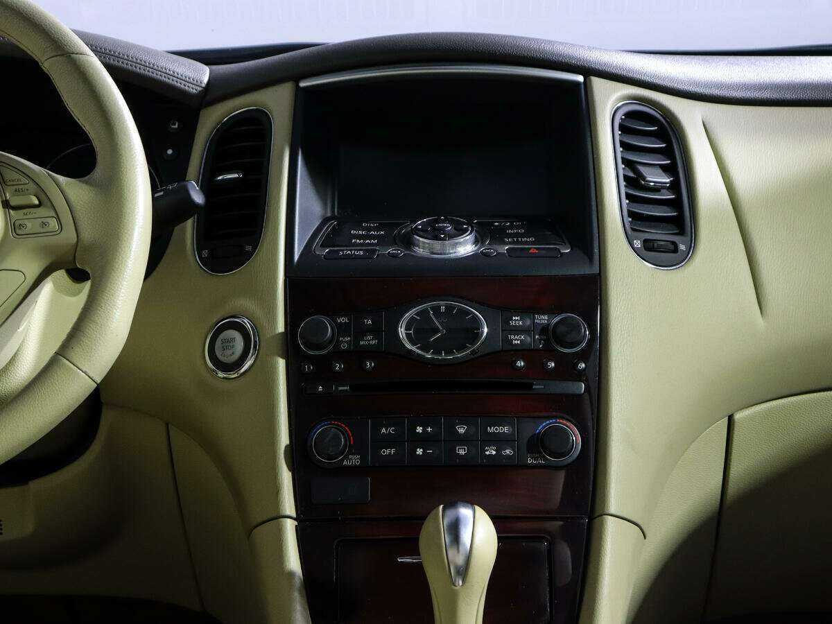 Б/У Инфинити ЕИкс 2011 года. Фото: #9