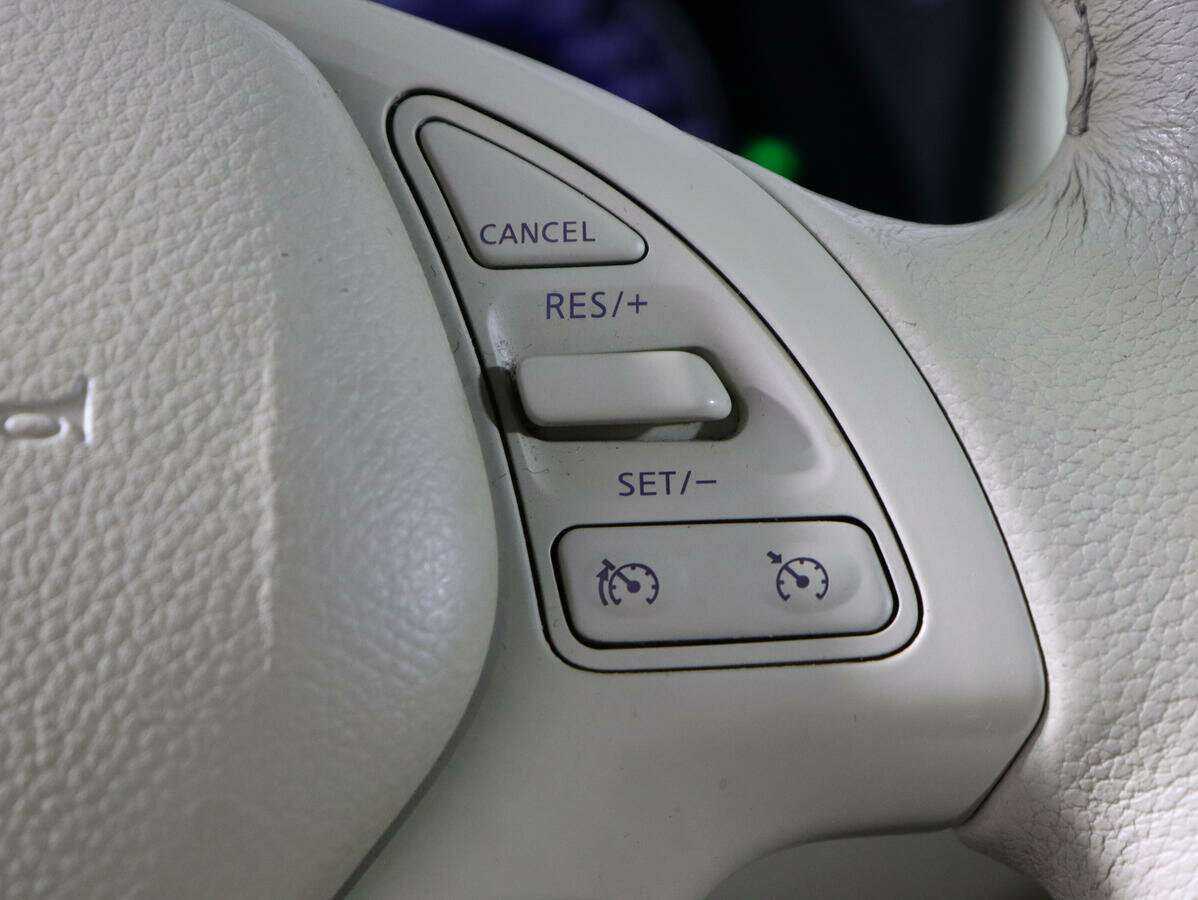 Б/У Инфинити ЕИкс 2011 года. Фото: #16