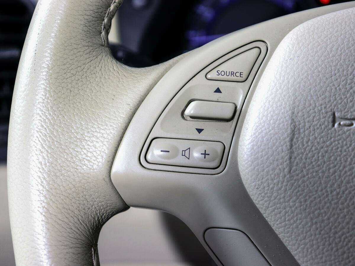 Б/У Инфинити ЕИкс 2011 года. Фото: #17