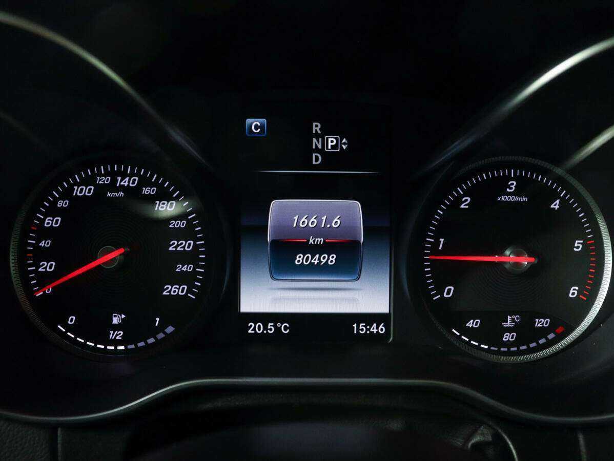 Б/У Мерседес-Бенц Ц-Класс 2015 года. Фото: #9